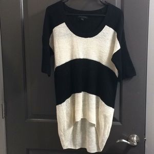Black and white loose tunic top